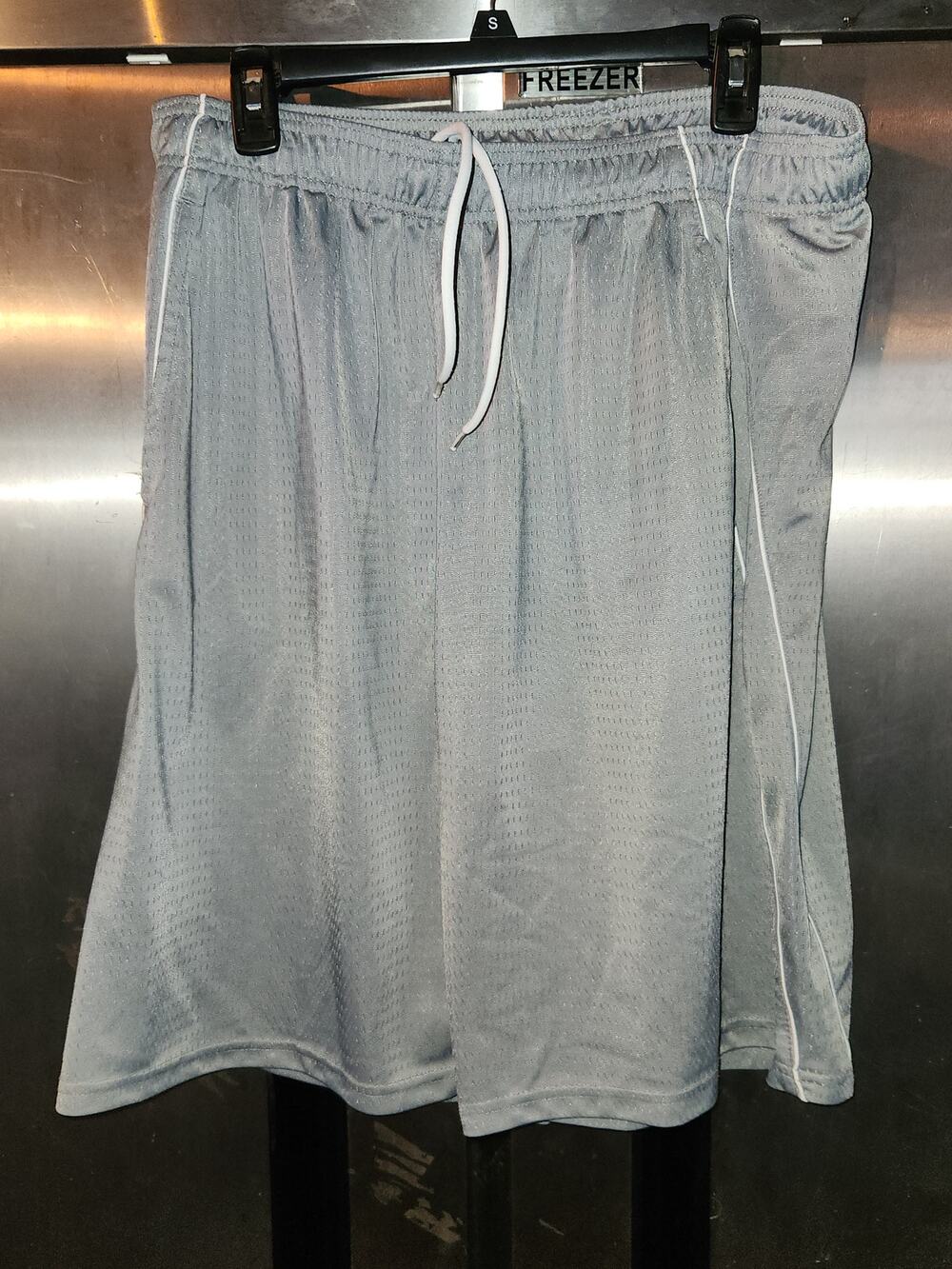 Reebok Men's Mesh Shorts XXL Gray White Piping Drawstring Athletic Gym